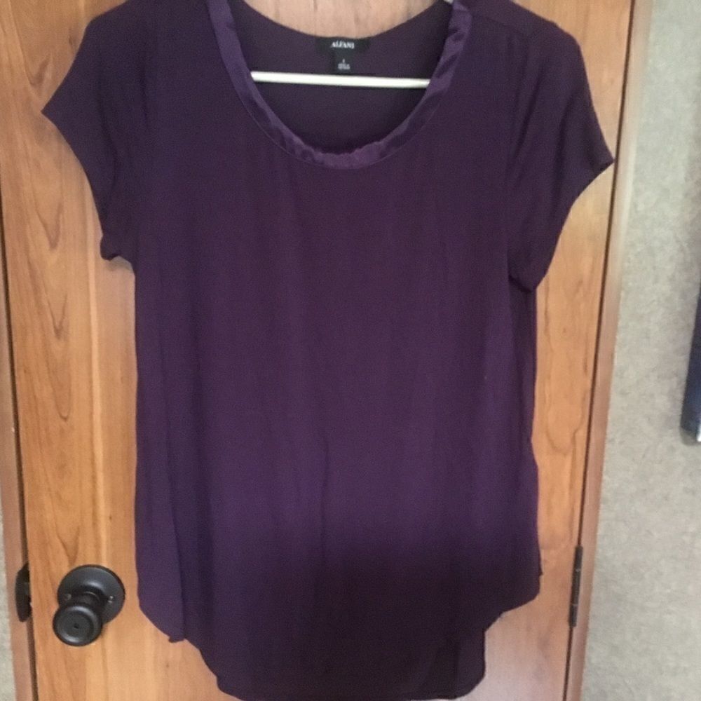 NWOT. Alfani Brand Eggplant Women’s S Blouse